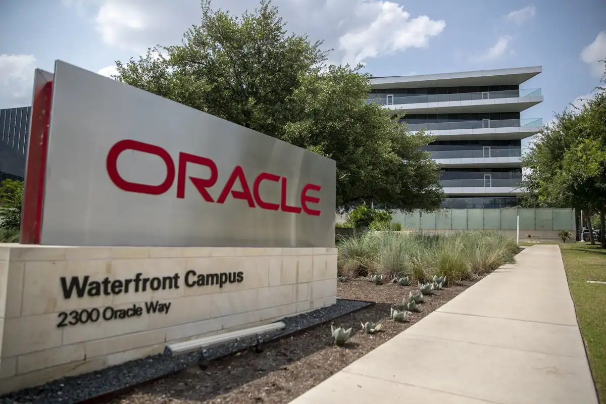 ShinyHunters Breach Over 100 Oracle PeopleSoft Servers, Including Universities