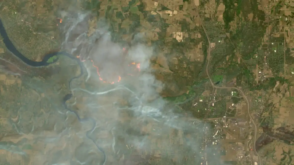 Sentinel-2 Wildfire Layer Enhances Copernicus Browser